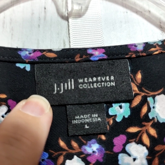 J Jill Wearever Women's Black Floral Accordian Pleated Back Shirt Size Large. - Picture 4 of 8